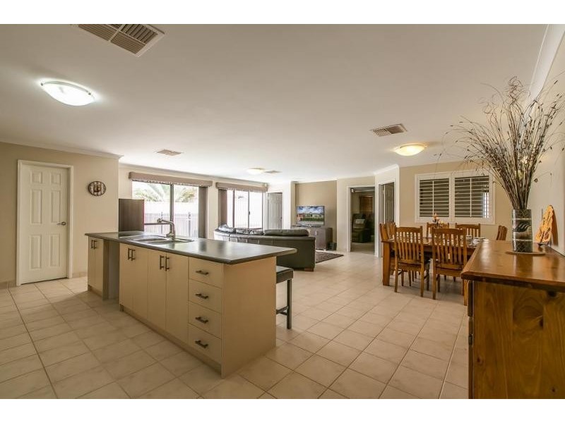 54 Hinchinbrook Avenue, Ridgewood WA 6030