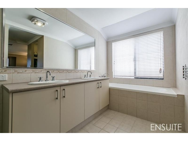 54 Hinchinbrook Avenue, Ridgewood WA 6030