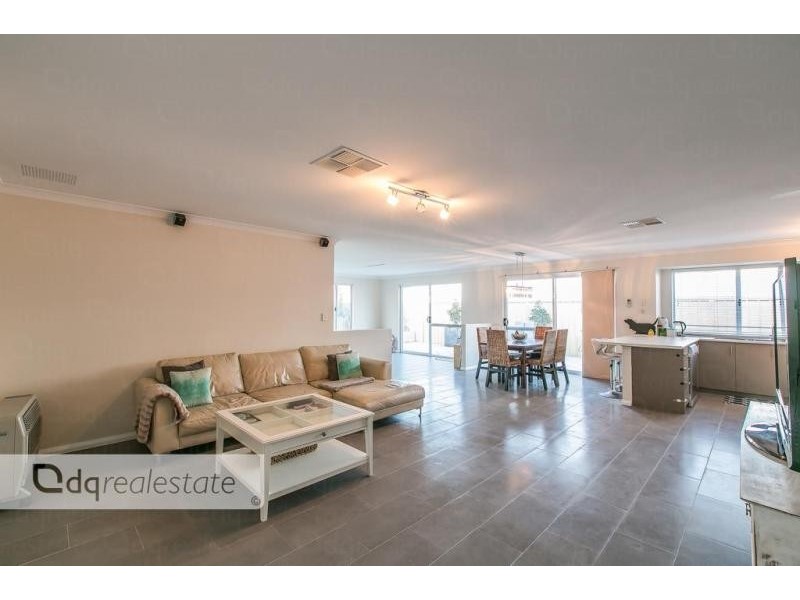 15 Rometta Way, Sinagra WA 6065