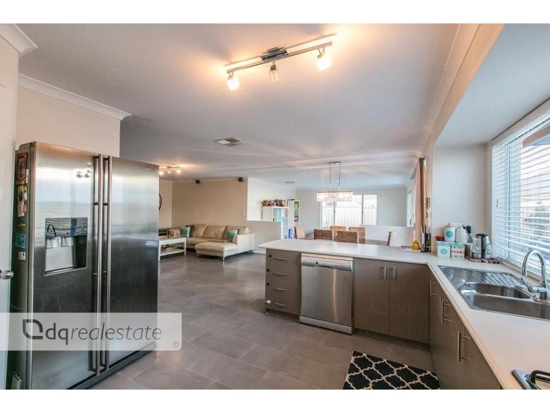 15 Rometta Way, Sinagra WA 6065