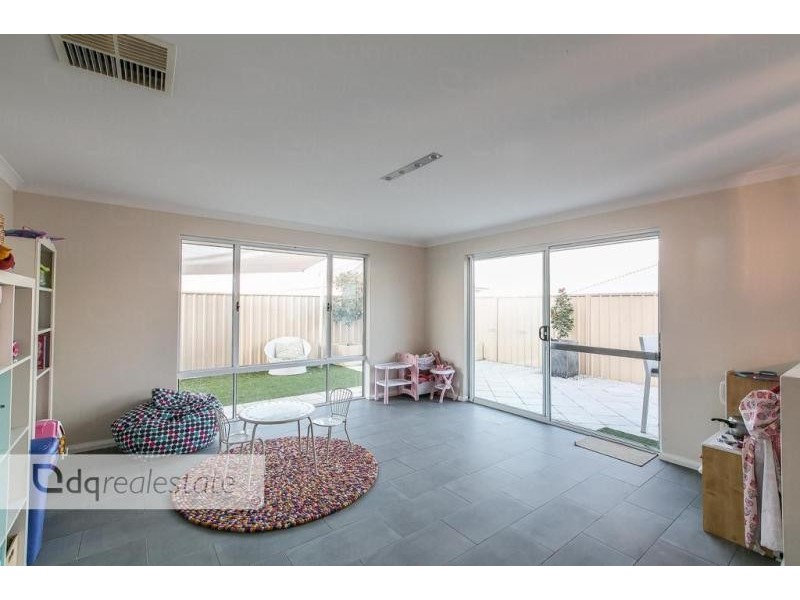 15 Rometta Way, Sinagra WA 6065