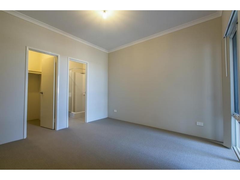 11 Rooney Street, Clarkson WA 6030