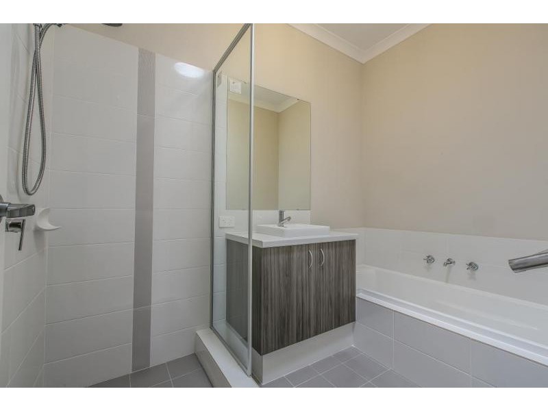 11 Rooney Street, Clarkson WA 6030