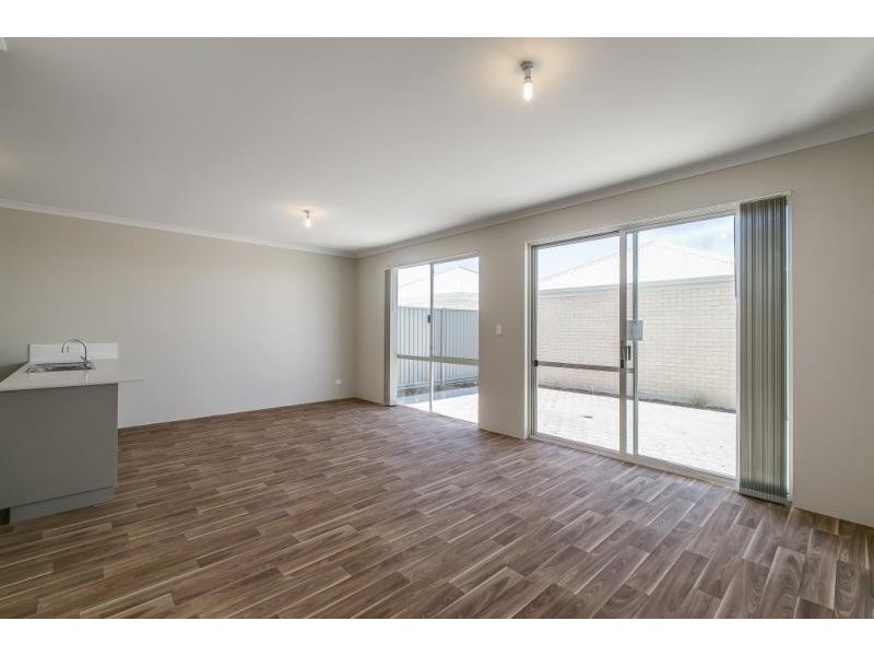 11 Rooney Street, Clarkson WA 6030