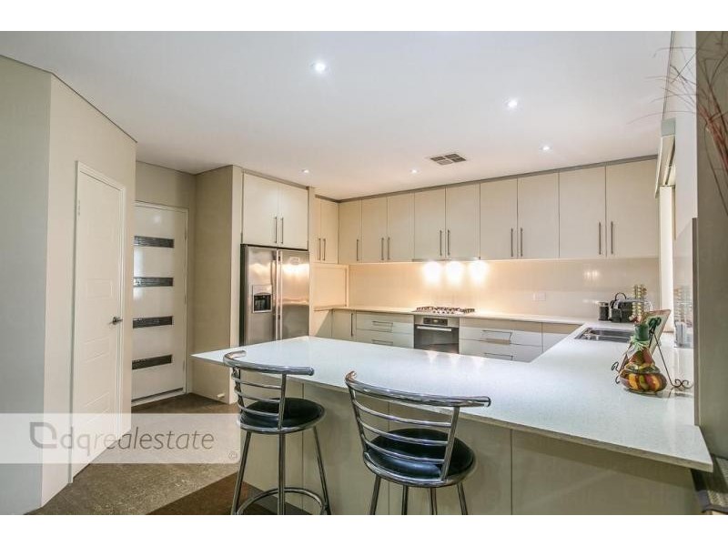 8 Pintaudi Court, Landsdale WA 6065