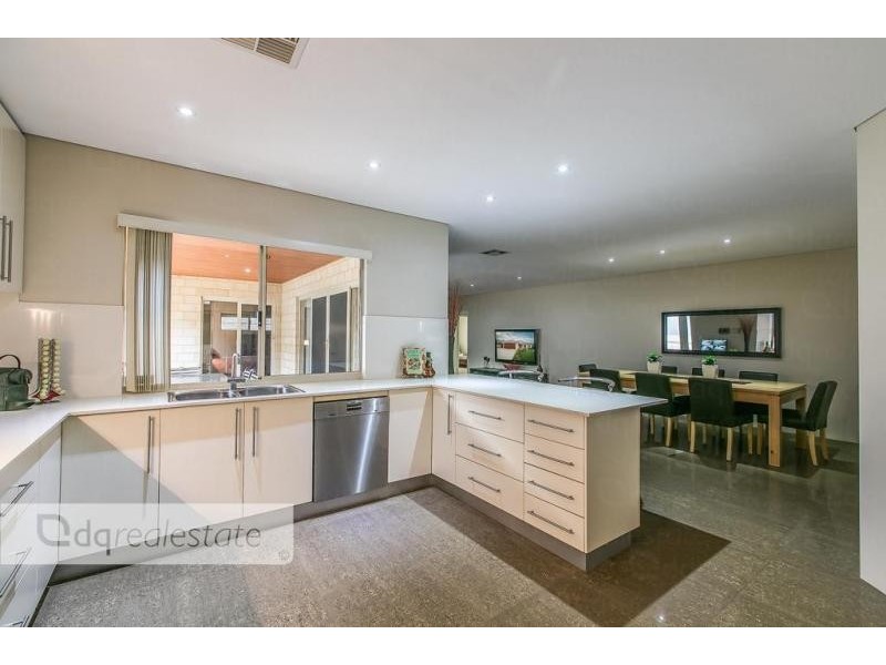 8 Pintaudi Court, Landsdale WA 6065