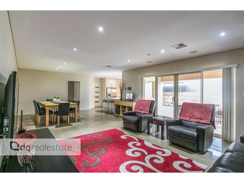 8 Pintaudi Court, Landsdale WA 6065