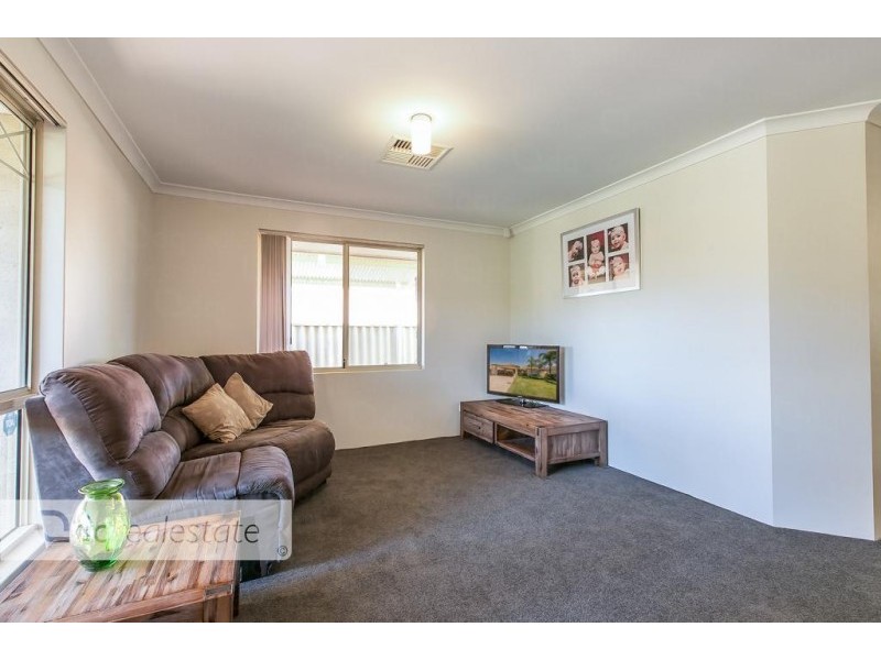 17 Sherlock Rise, Carramar WA 6031