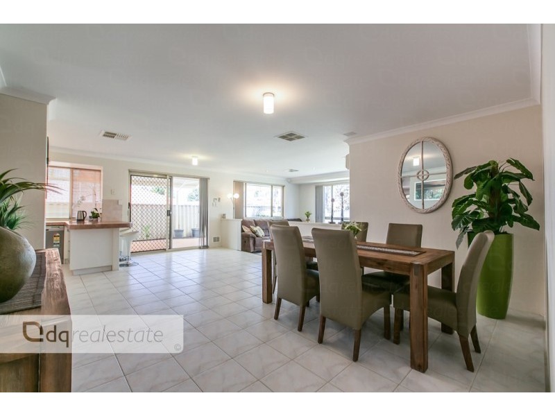 17 Sherlock Rise, Carramar WA 6031