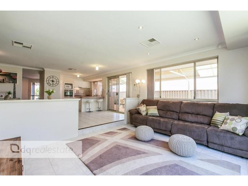 17 Sherlock Rise, Carramar WA 6031