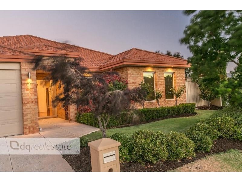 2 Craighall Turn, Madeley WA 6065