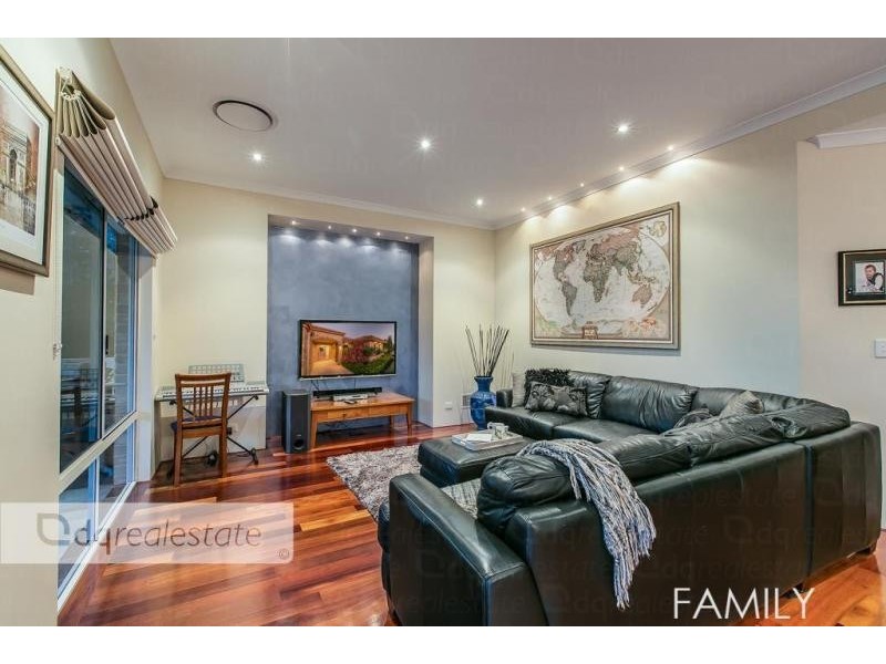 2 Craighall Turn, Madeley WA 6065