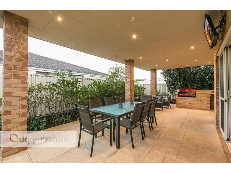 2 Craighall Turn, Madeley WA 6065