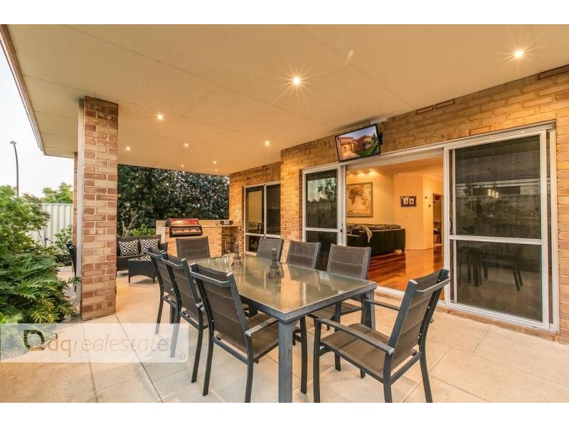 2 Craighall Turn, Madeley WA 6065