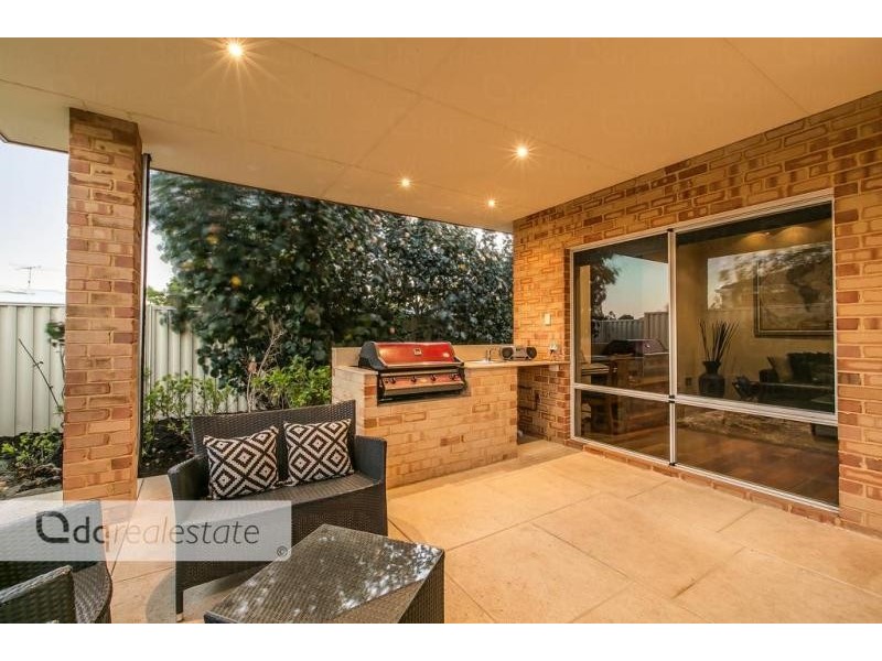 2 Craighall Turn, Madeley WA 6065