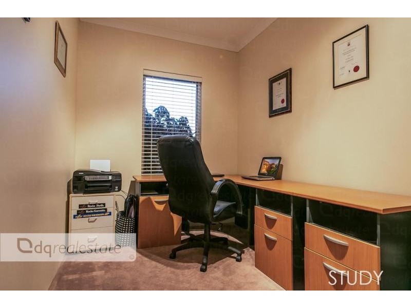 2 Craighall Turn, Madeley WA 6065