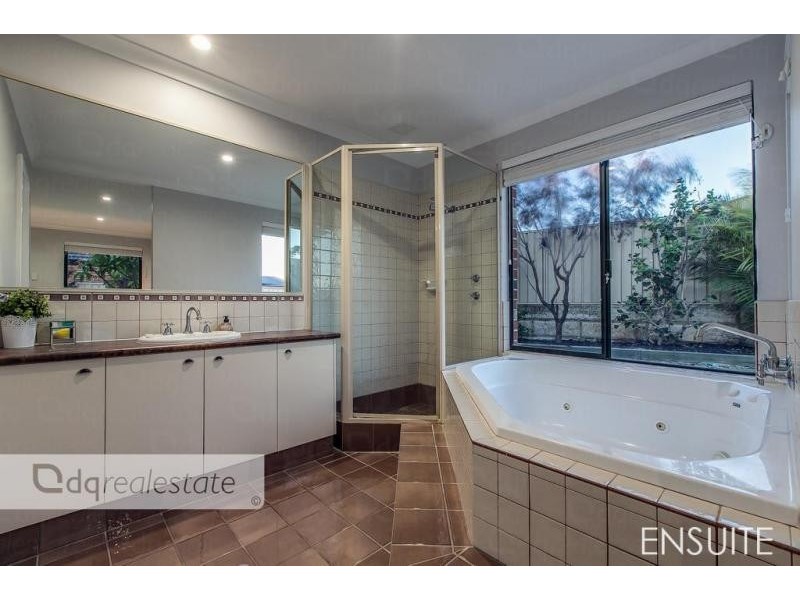 35 Limerick Crecsent, Darch WA 6065