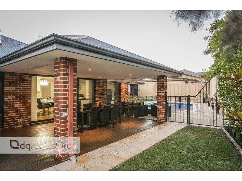 35 Limerick Crecsent, Darch WA 6065