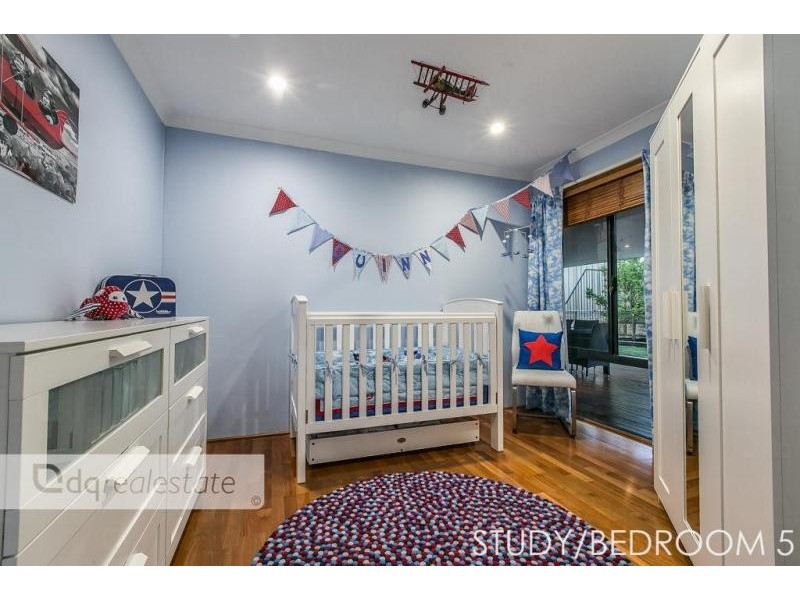 35 Limerick Crecsent, Darch WA 6065