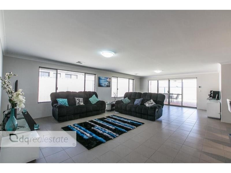 9 Prion Pass, Tapping WA 6065