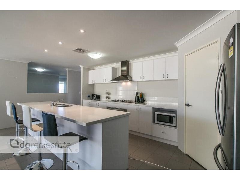 9 Prion Pass, Tapping WA 6065