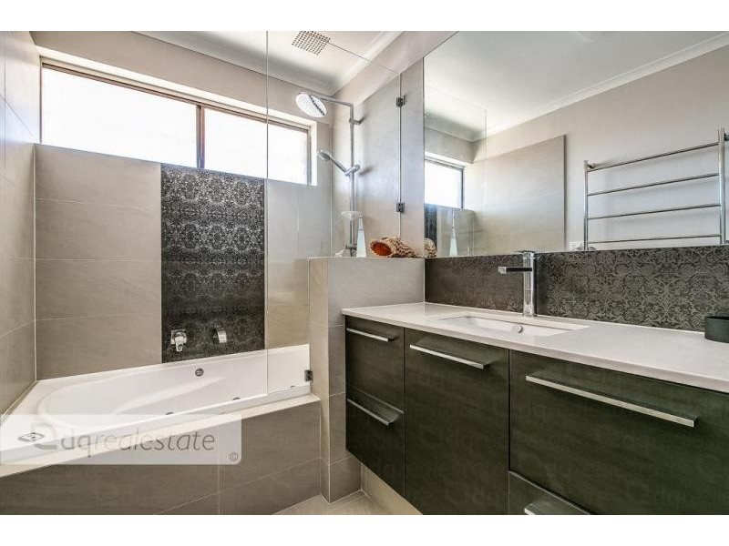 12 Radian Road, Beldon WA 6027