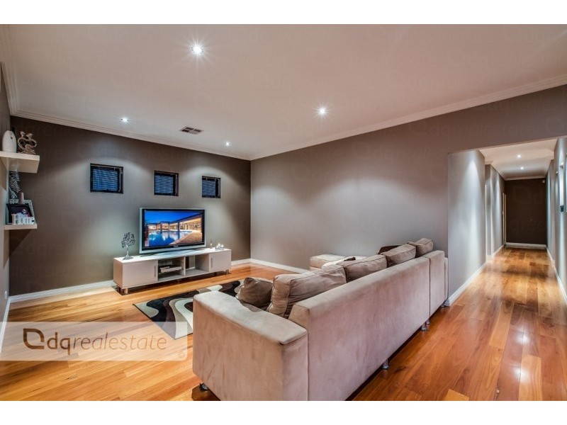 9 Beckett Circle, Darch WA 6065