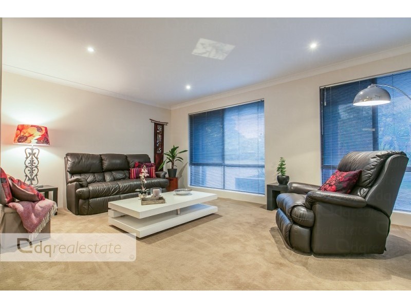 35 Comstock Way, Woodvale WA 6026