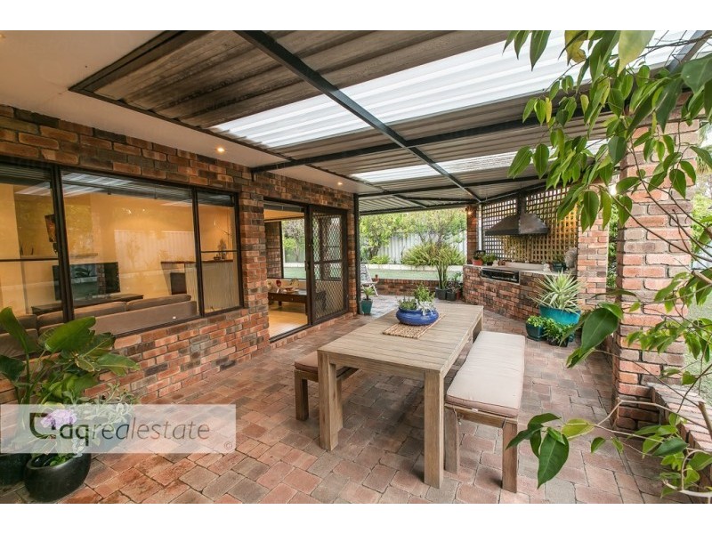 35 Comstock Way, Woodvale WA 6026