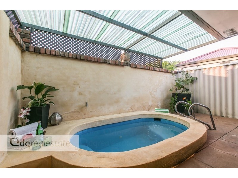 35 Comstock Way, Woodvale WA 6026