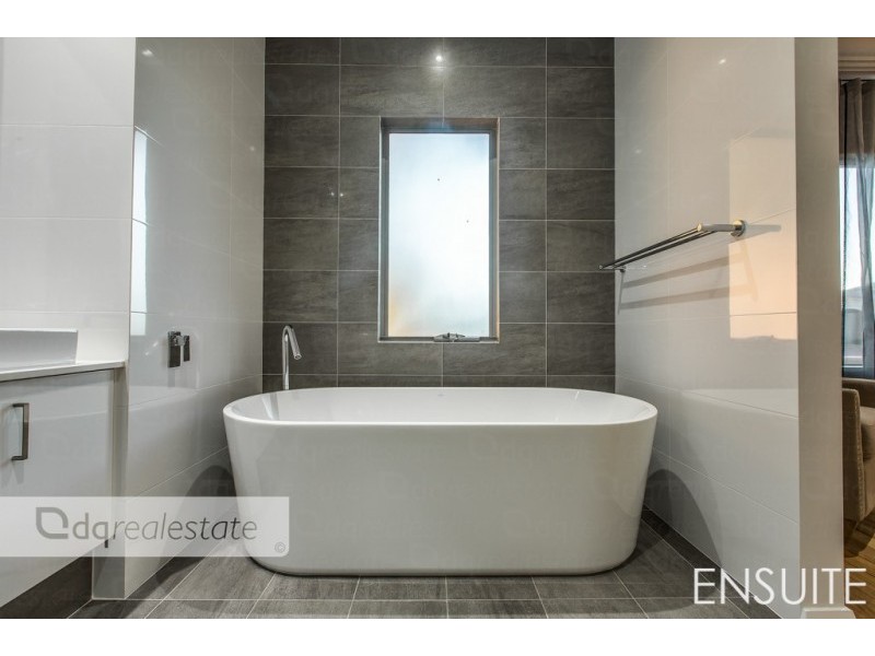 9 Westbury Lane, Madeley WA 6065