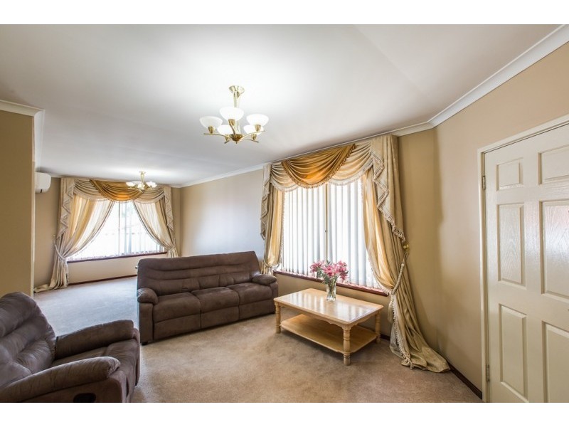 6 Chase Court, Woodvale WA 6026