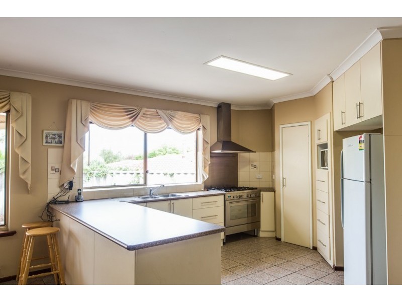 6 Chase Court, Woodvale WA 6026