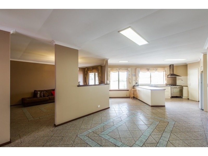 6 Chase Court, Woodvale WA 6026