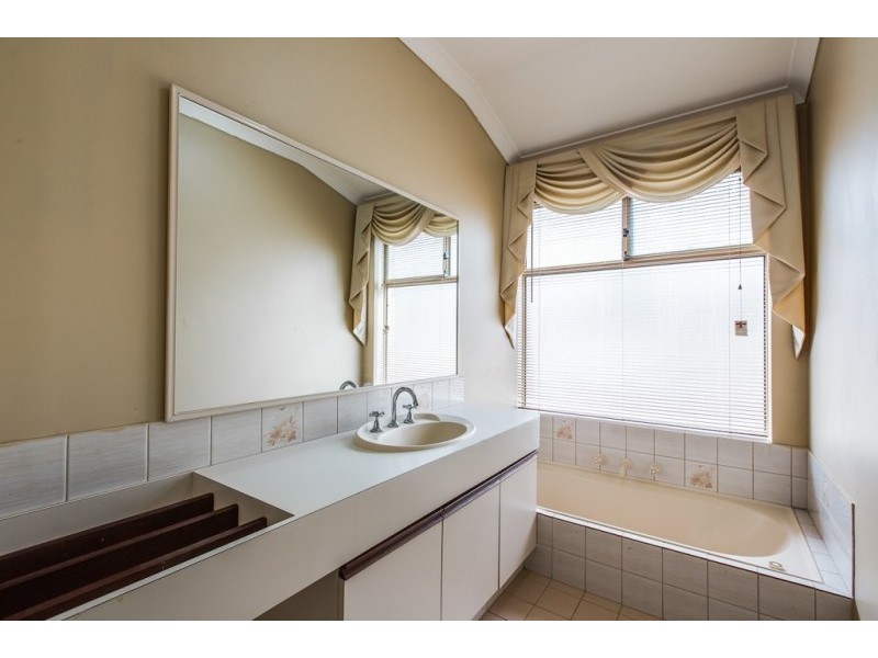 6 Chase Court, Woodvale WA 6026