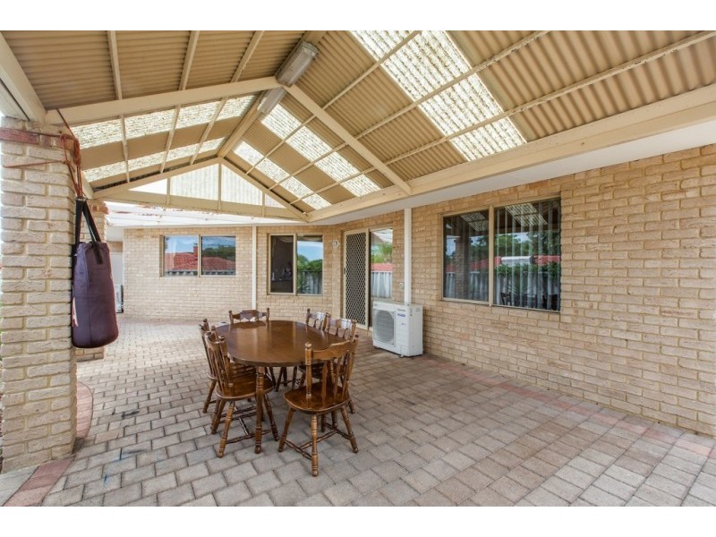 6 Chase Court, Woodvale WA 6026