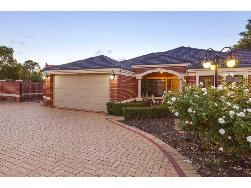 4 Roslin Road, Wanneroo WA 6065