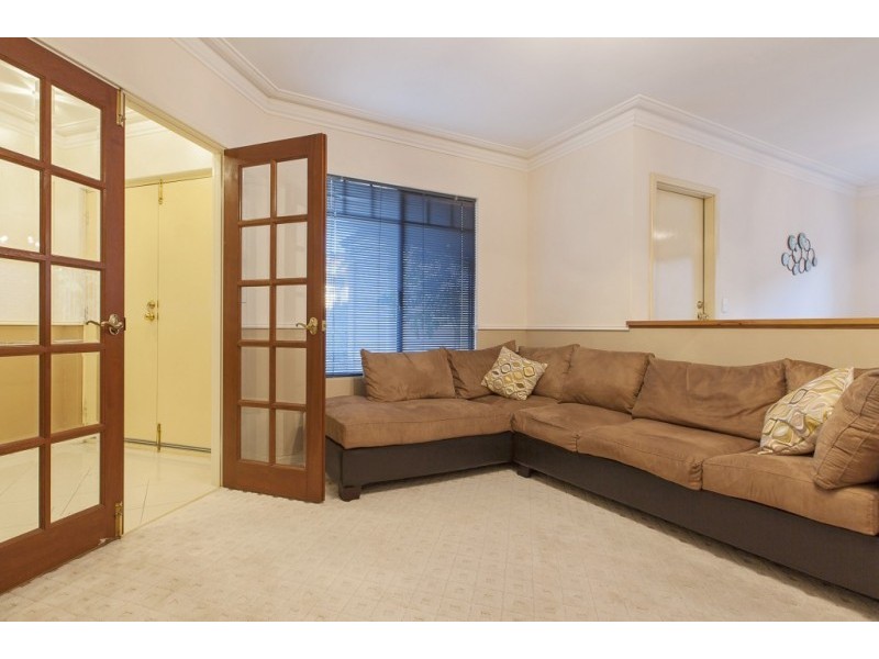 4 Roslin Road, Wanneroo WA 6065