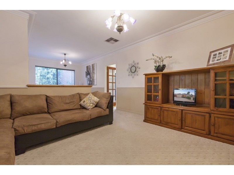 4 Roslin Road, Wanneroo WA 6065