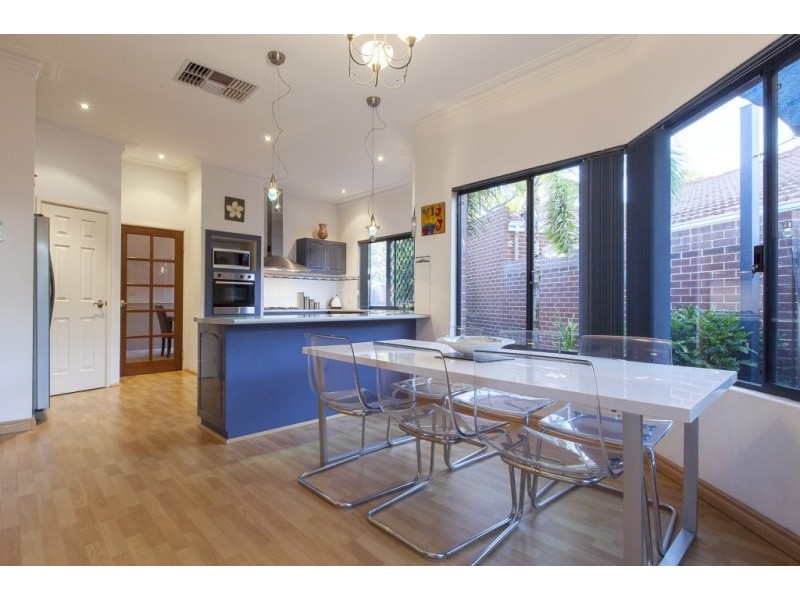 4 Roslin Road, Wanneroo WA 6065