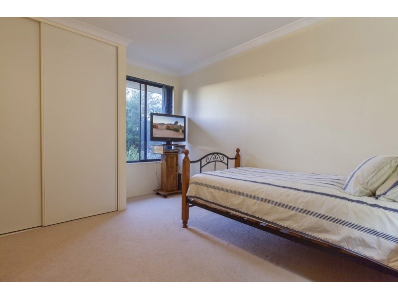 4 Roslin Road, Wanneroo WA 6065