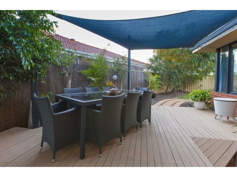 4 Roslin Road, Wanneroo WA 6065