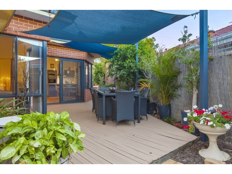 4 Roslin Road, Wanneroo WA 6065