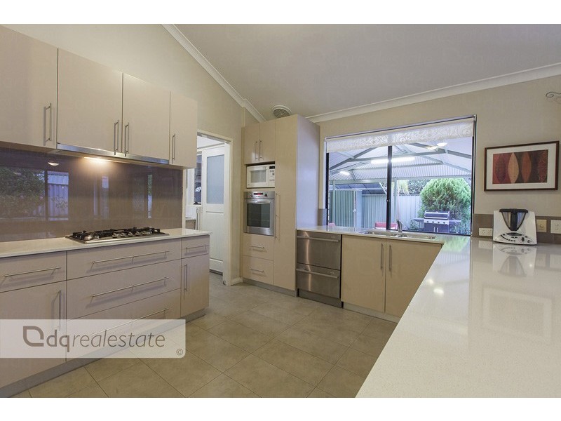 35 Rockdale Pass, Landsdale WA 6065