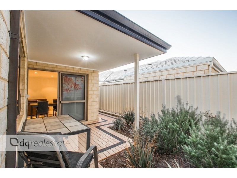 11 Hoypoy Gardens, Darch WA 6065