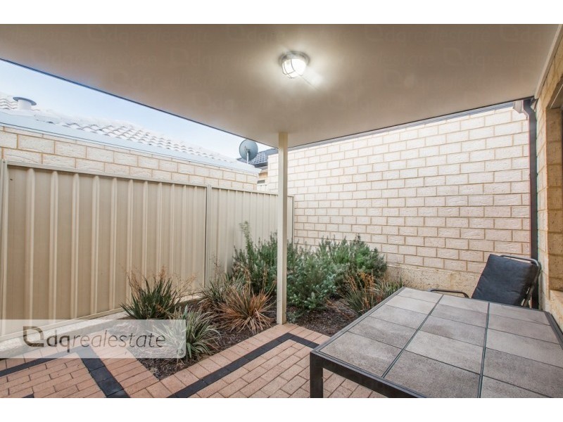 11 Hoypoy Gardens, Darch WA 6065