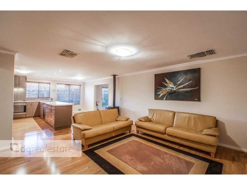 6 Pineview Place, Landsdale WA 6065