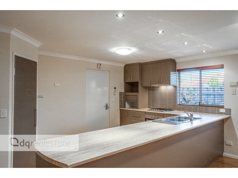 6 Pineview Place, Landsdale WA 6065