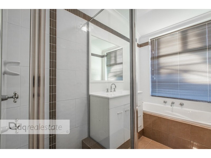 6 Pineview Place, Landsdale WA 6065