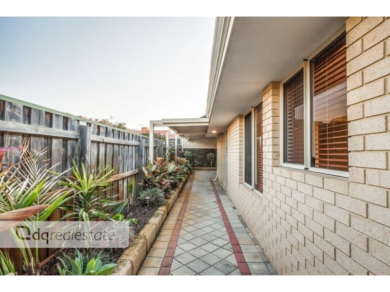 6 Pineview Place, Landsdale WA 6065